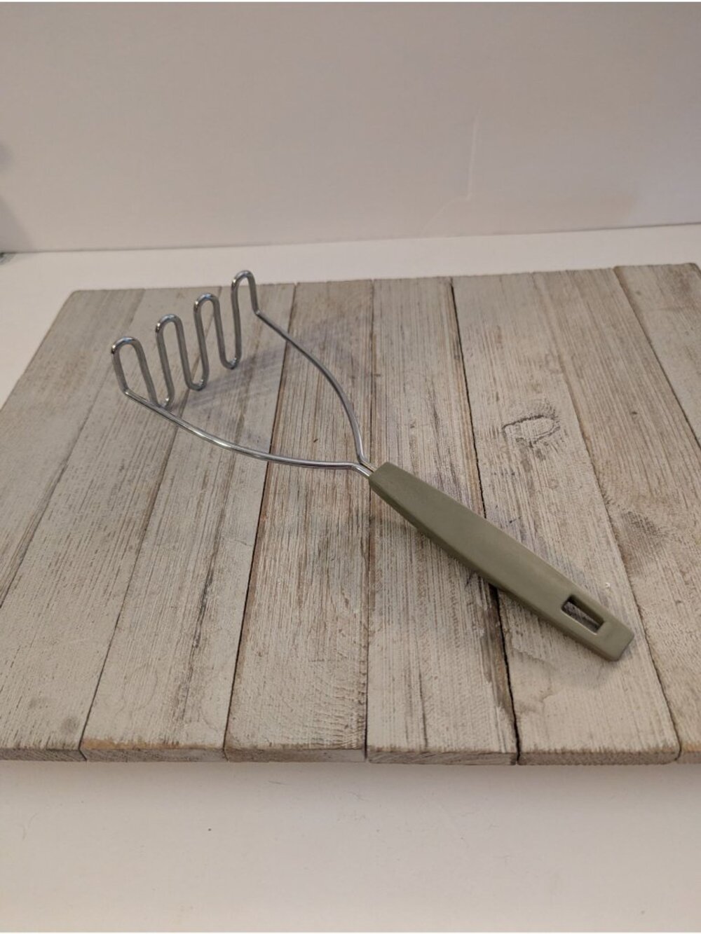 Vintage Potato Vegetable Masher #2 Olive Green Handle Utensil 9 1/2"